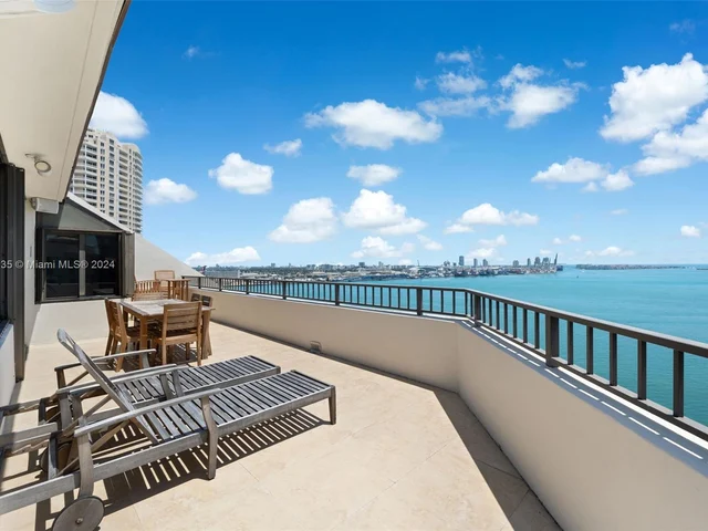 520 Brickell Key Dr # 03, Miami FL 33131