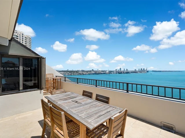 520 Brickell Key Dr # 03, Miami FL 33131