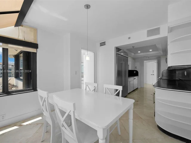 520 Brickell Key Dr # 03, Miami FL 33131