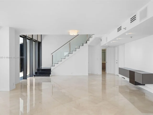 520 Brickell Key Dr # 03, Miami FL 33131