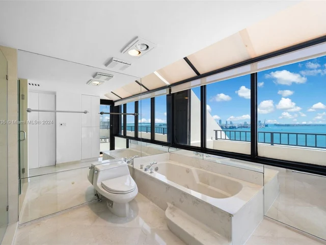 520 Brickell Key Dr # 03, Miami FL 33131