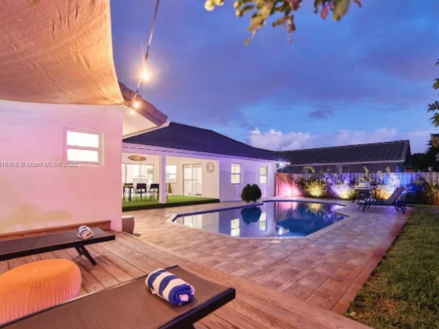 3540 N Park Rd, Hollywood FL 33021