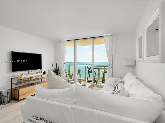 1155 Brickell Bay Dr # 2607, Miami FL 33131