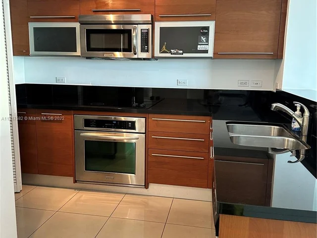 244 Biscayne Blvd # 606, Miami FL 33132