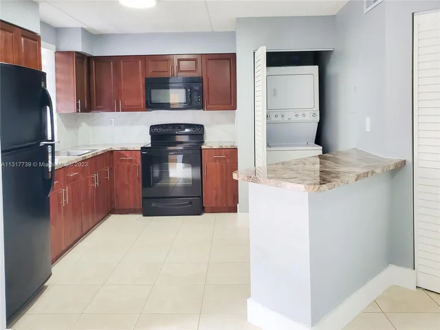 6175 NW 186th St # 208, Hialeah FL 33015