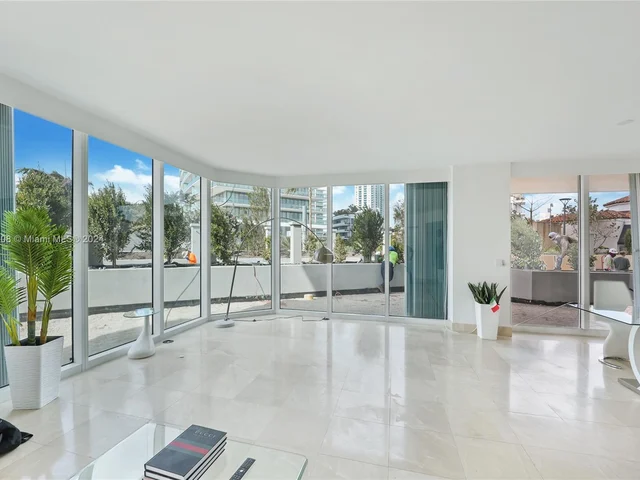 300 S Pointe Dr # 303, Miami Beach FL 33139