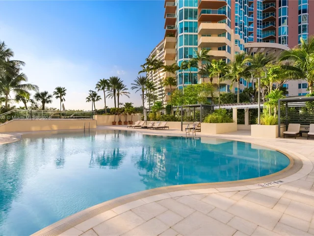 300 S Pointe Dr # 303, Miami Beach FL 33139