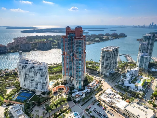 300 S Pointe Dr # 303, Miami Beach FL 33139