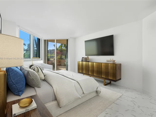 300 S Pointe Dr # 303, Miami Beach FL 33139