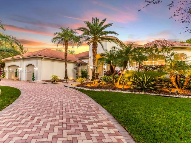 12900 Kapok Ln, Davie FL 33330