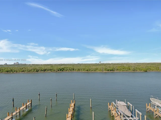 2870 N Ocean Dr, Hollywood FL 33019