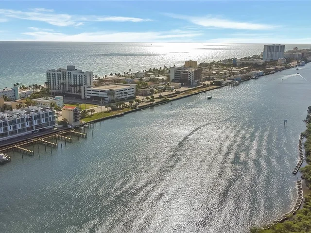 2870 N Ocean Dr, Hollywood FL 33019