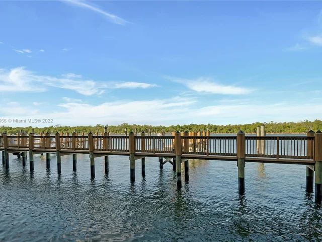 2870 N Ocean Dr, Hollywood FL 33019