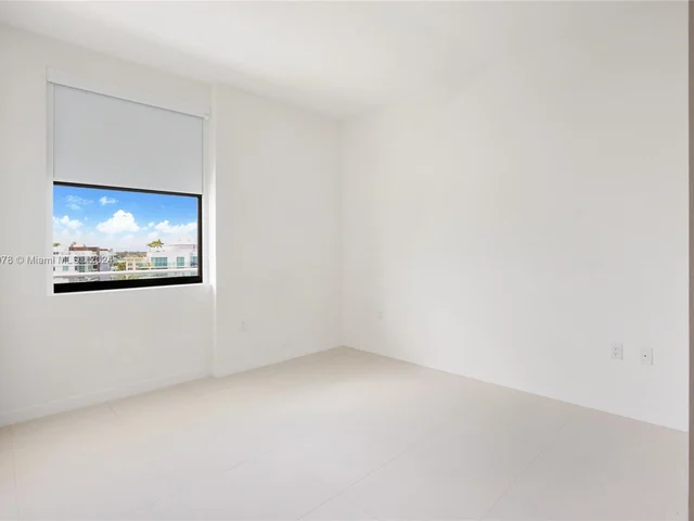 10201 E Bay Harbor Dr, Bay Harbor Islands FL 33154