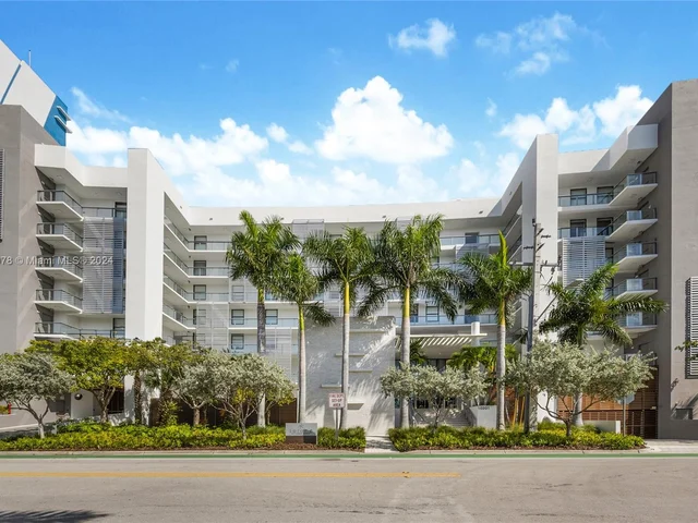 10201 E Bay Harbor Dr, Bay Harbor Islands FL 33154