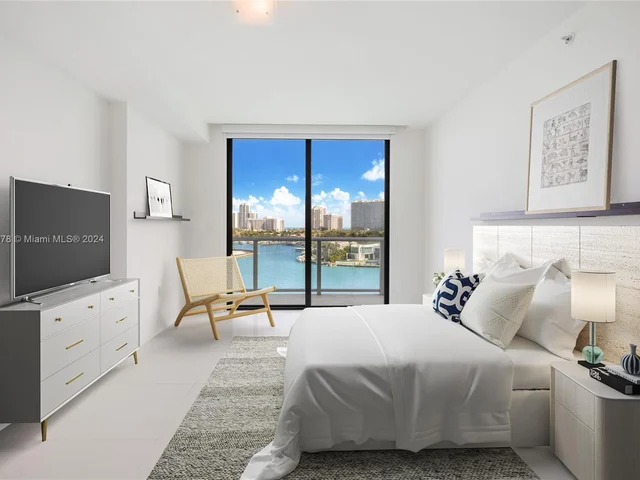 10201 E Bay Harbor Dr, Bay Harbor Islands FL 33154