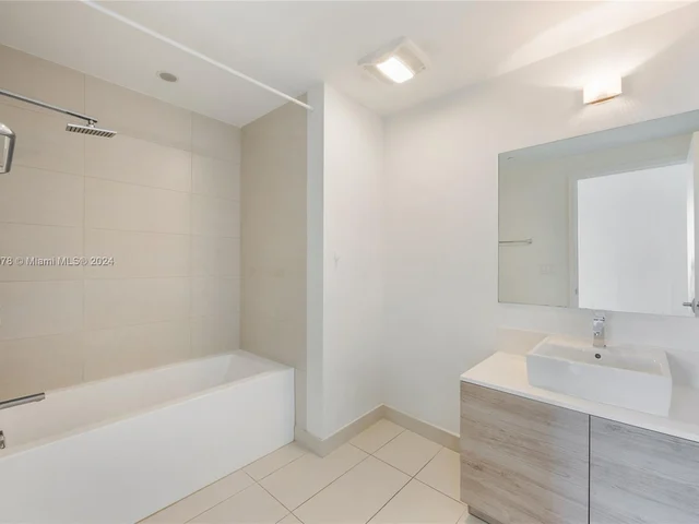 10201 E Bay Harbor Dr, Bay Harbor Islands FL 33154