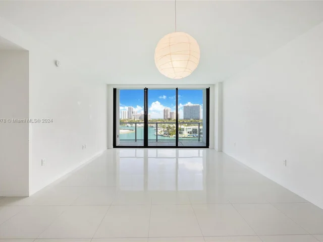 10201 E Bay Harbor Dr, Bay Harbor Islands FL 33154