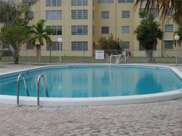 447 NE 195th St # 117, Miami FL 33179