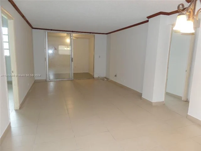 447 NE 195th St # 117, Miami FL 33179