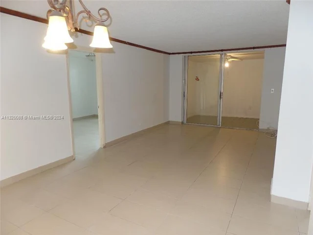 447 NE 195th St # 117, Miami FL 33179