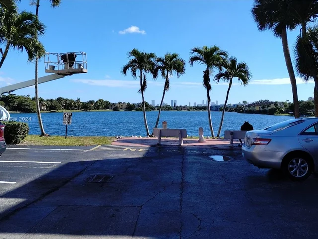 447 NE 195th St # 117, Miami FL 33179