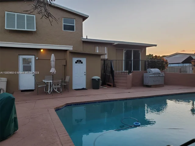 6731 SW 6th Street, Pembroke Pines FL 33023