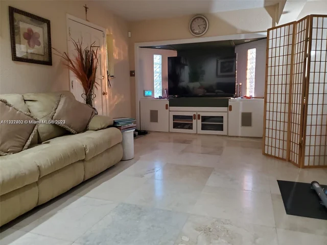 6731 SW 6th Street, Pembroke Pines FL 33023