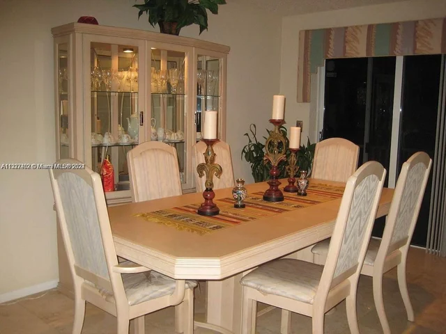 6731 SW 6th Street, Pembroke Pines FL 33023