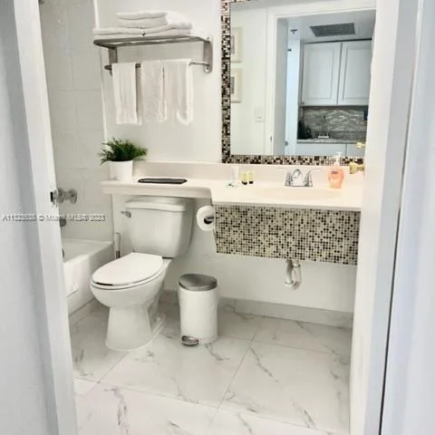 19201 Collins Ave # 104, Sunny Isles Beach FL 33160