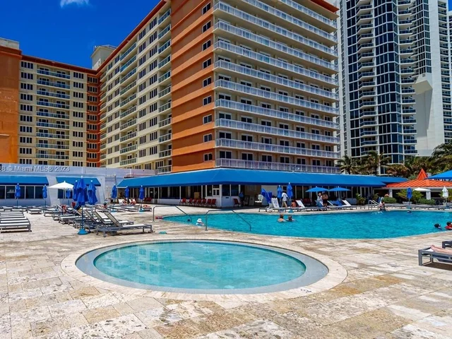 19201 Collins Ave # 104, Sunny Isles Beach FL 33160