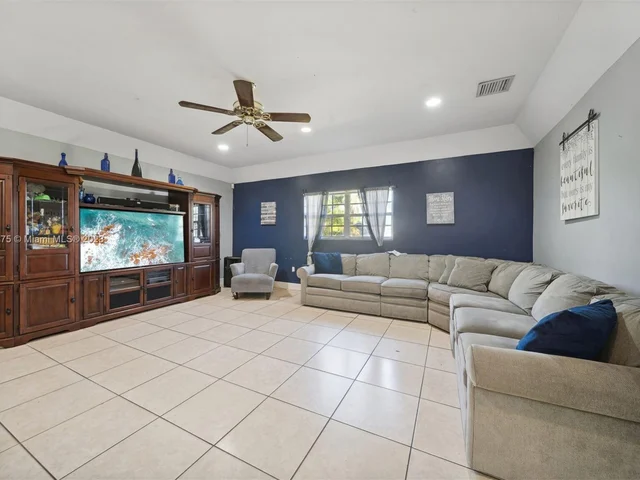 16201 SW 286th St, Homestead FL 33033