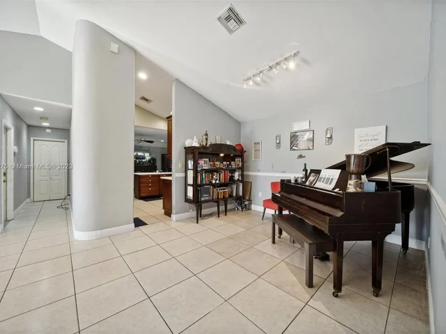 16201 SW 286th St, Homestead FL 33033