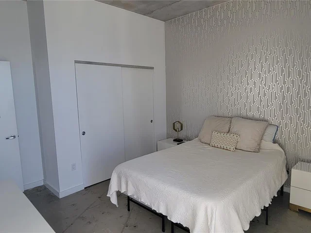 151 SE 1st St # 3211, Miami FL 33131