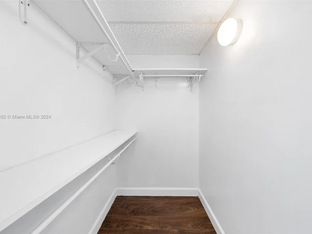 300 Bayview Dr # 1503, Sunny Isles Beach FL 33160