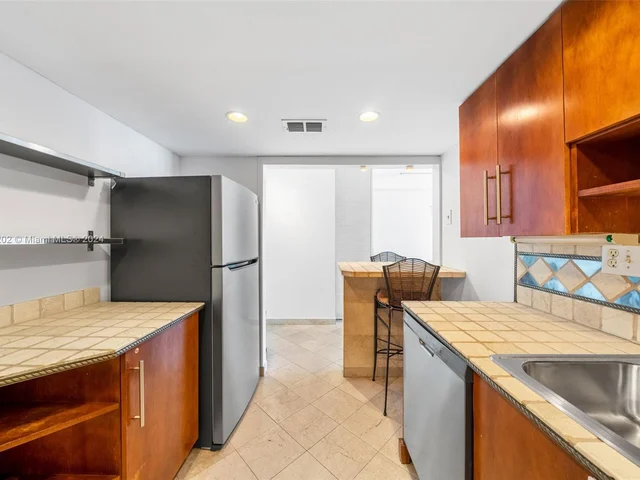 300 Bayview Dr # 1503, Sunny Isles Beach FL 33160