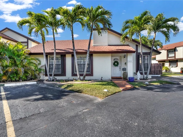 9937 NW 5th Ln # 9937, Miami FL 33172