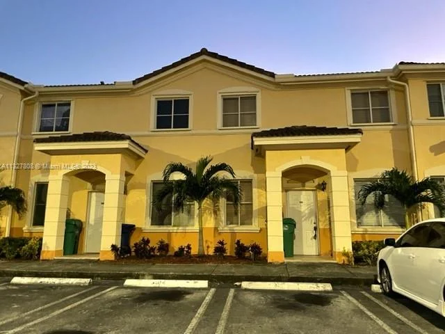 6970 NW 177th St # M104, Hialeah FL 33015