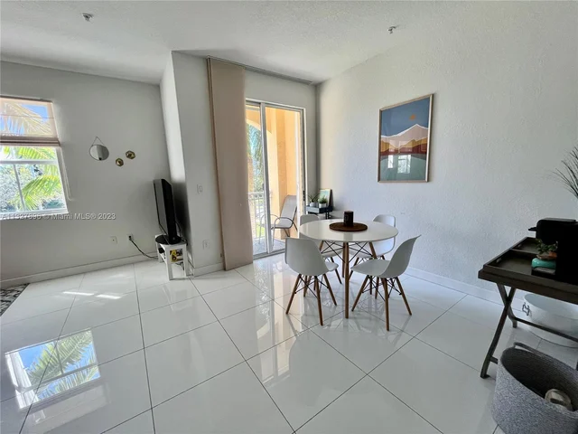 10012 NW 7th St # 203, Miami FL 33172