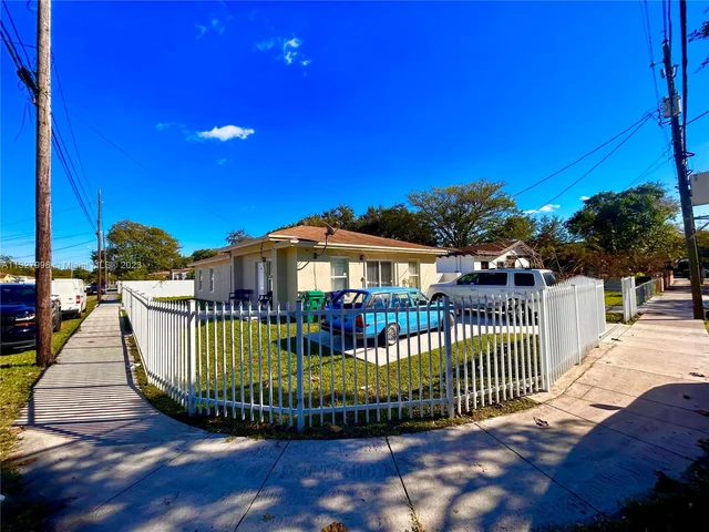 4129 NW 21st Ave, Miami FL 33142