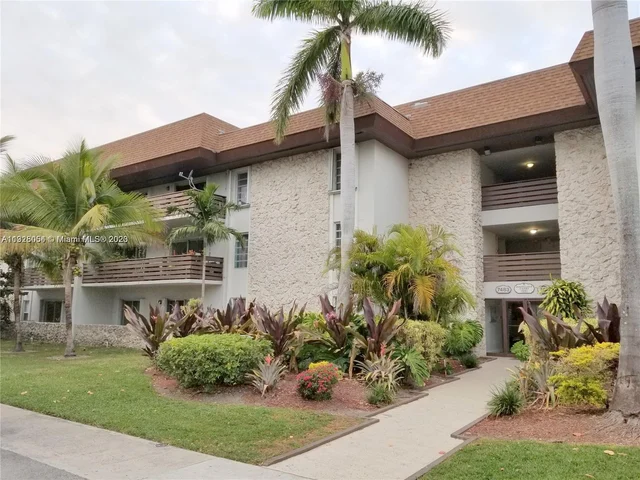 7483 SW 82nd St # A203, Miami FL 33143