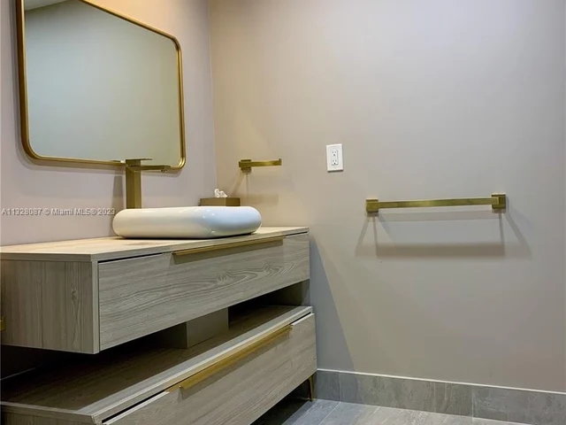 1800 NE 114th St # 2309, Miami FL 33181