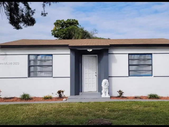2365 SW 16th St, Miami FL 33145