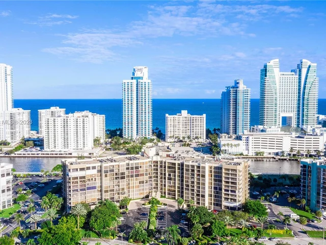 600 Parkview Dr # 1031, Hallandale Beach FL 33009