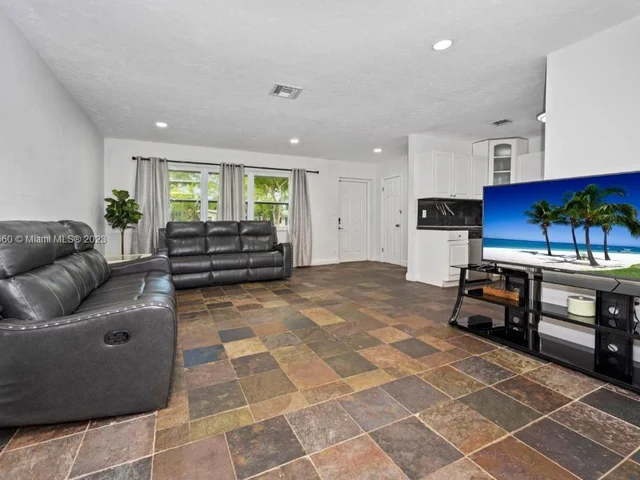 1619 NW 9th Ave, Fort Lauderdale FL 33311