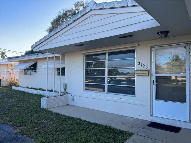 2125 NE 17th Ave, Wilton Manors FL 33305