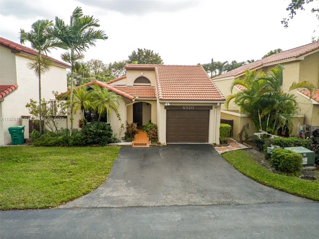 6320 NW 180th Ter, Hialeah FL 33015