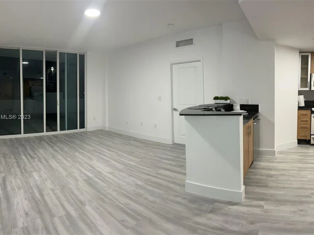 7900 Harbor Island Dr # 511, North Bay Village FL 33141