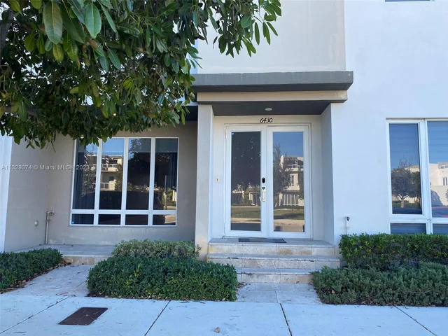 6430 NW 104th Path, Doral FL 33178