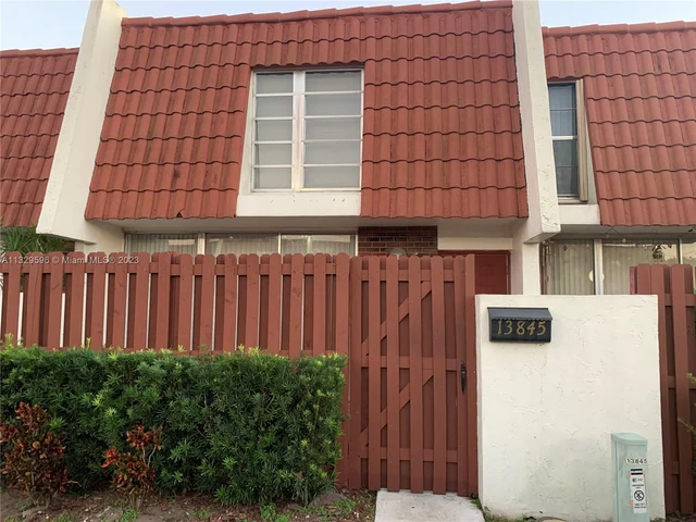 13845 SW 84th St # 203, Miami FL 33183